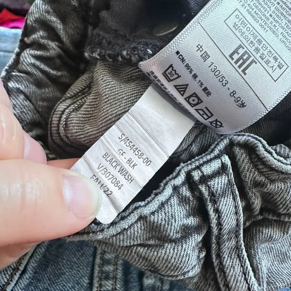 Gap girlfriend slim black wash distressed jeans